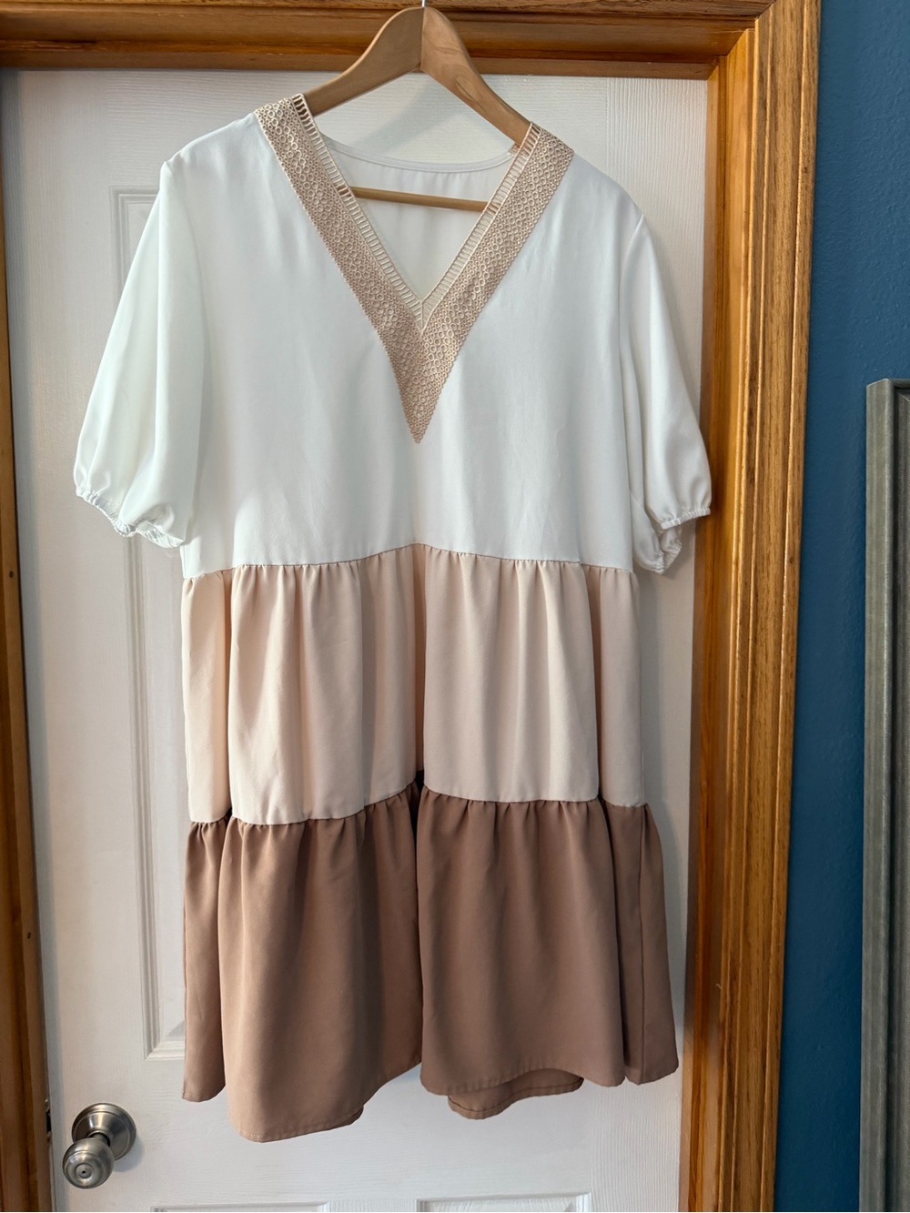SHEIN White, Cream & Brown Colorblock V-Neck Tiered Dress Large
